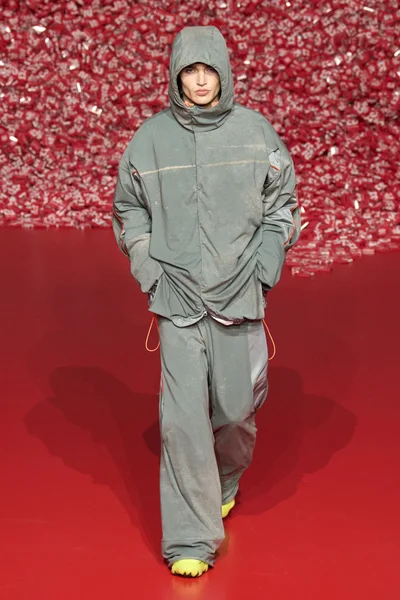 Look 24